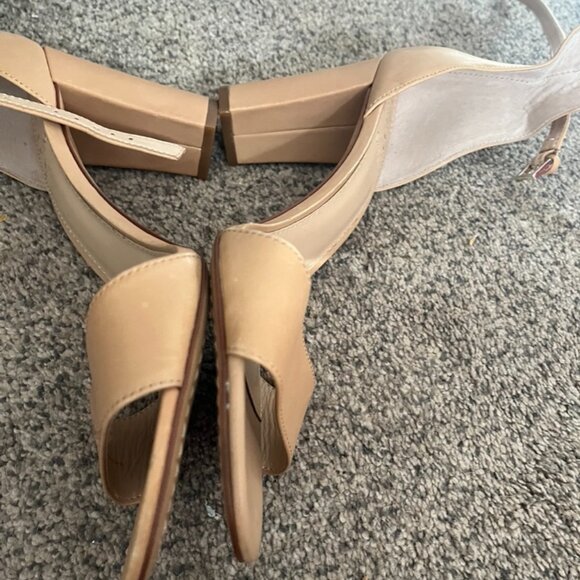 VINCE CAMUTO TAN BLOCK HEEL DRESS SANDAL HEELS SZ 10.5 M - Picture 4 of 6